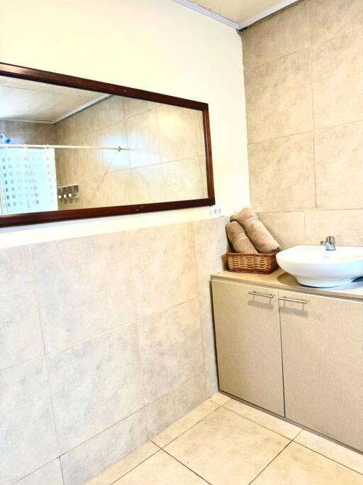 Suite En Exclusiva Urbanizacion Con Piscina Privada 만타 외부 사진